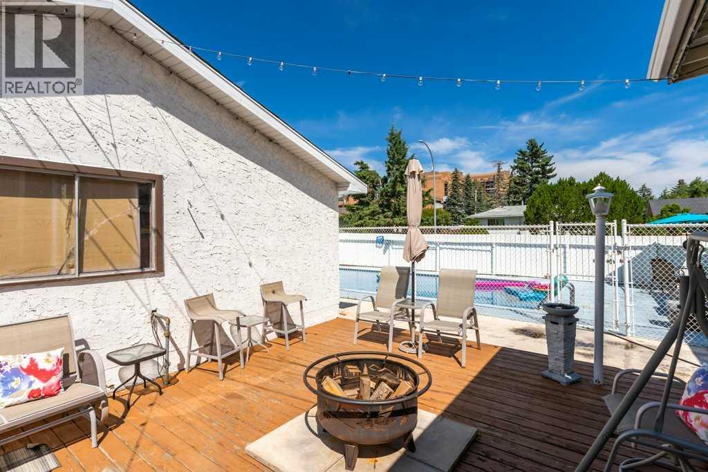 Single Family House Bi-level for Sale in  Allan Crescent SE Acadia Calgary 