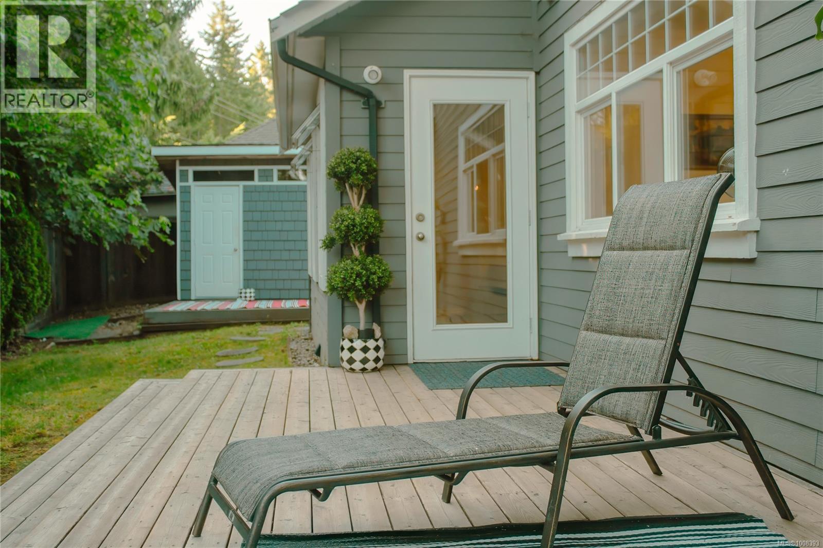 907 Savary Dr, Qualicum Beach