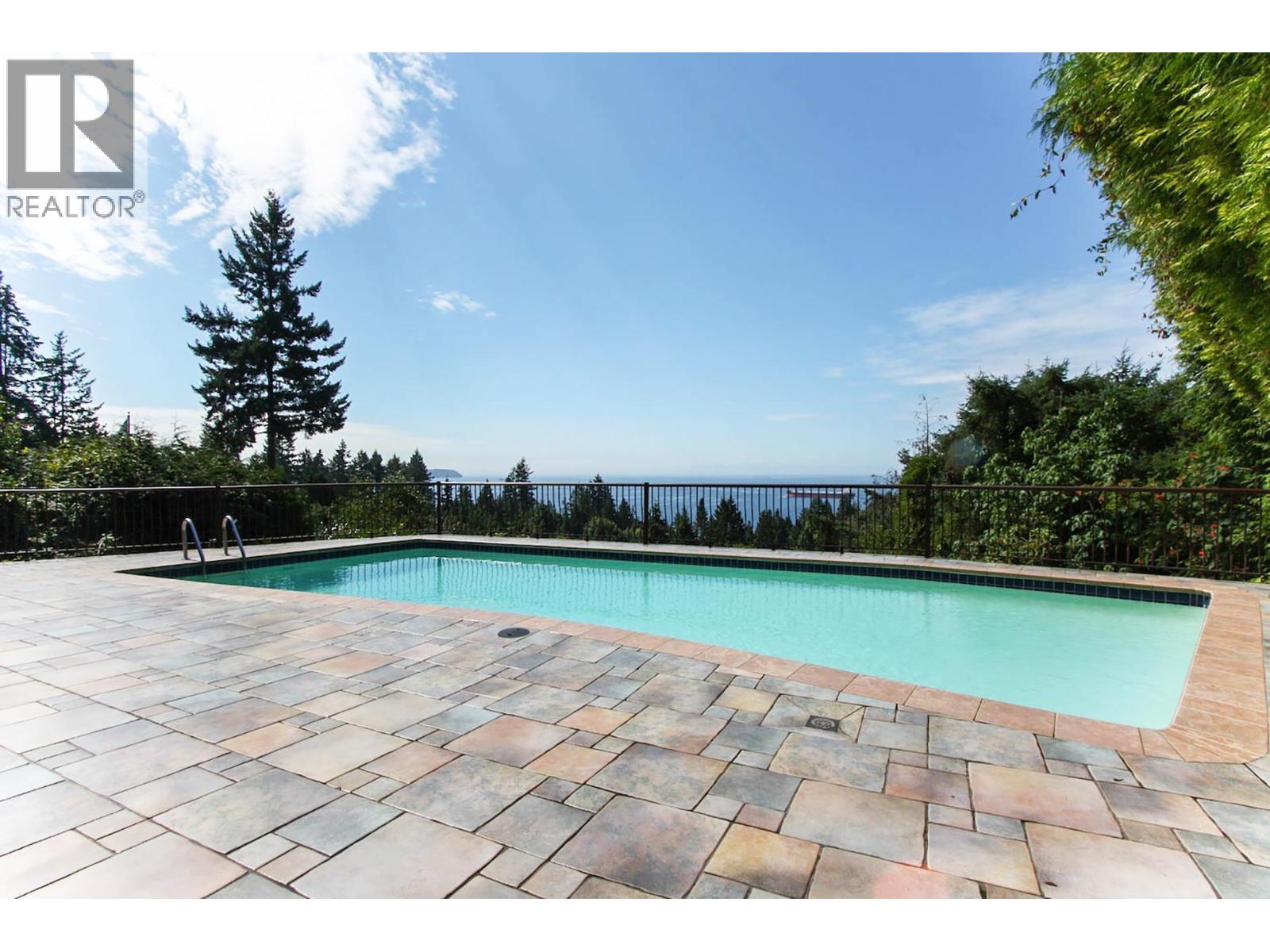 3803 BAYRIDGE AVENUE, West Vancouver
