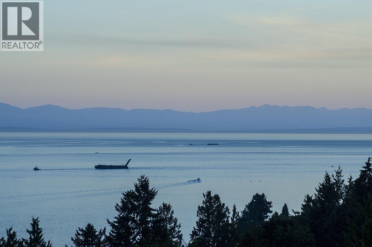 3803 BAYRIDGE AVENUE, West Vancouver