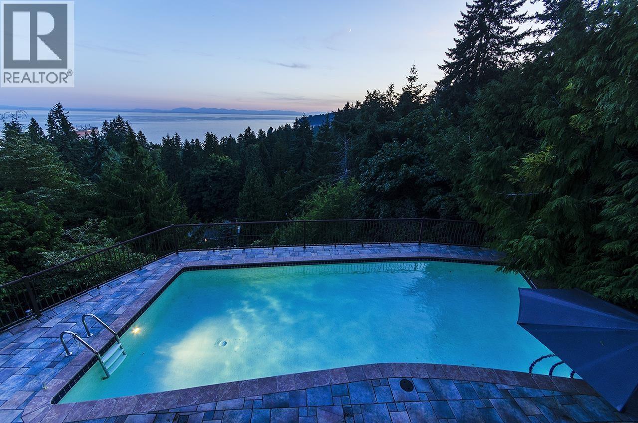 3803 BAYRIDGE AVENUE, West Vancouver