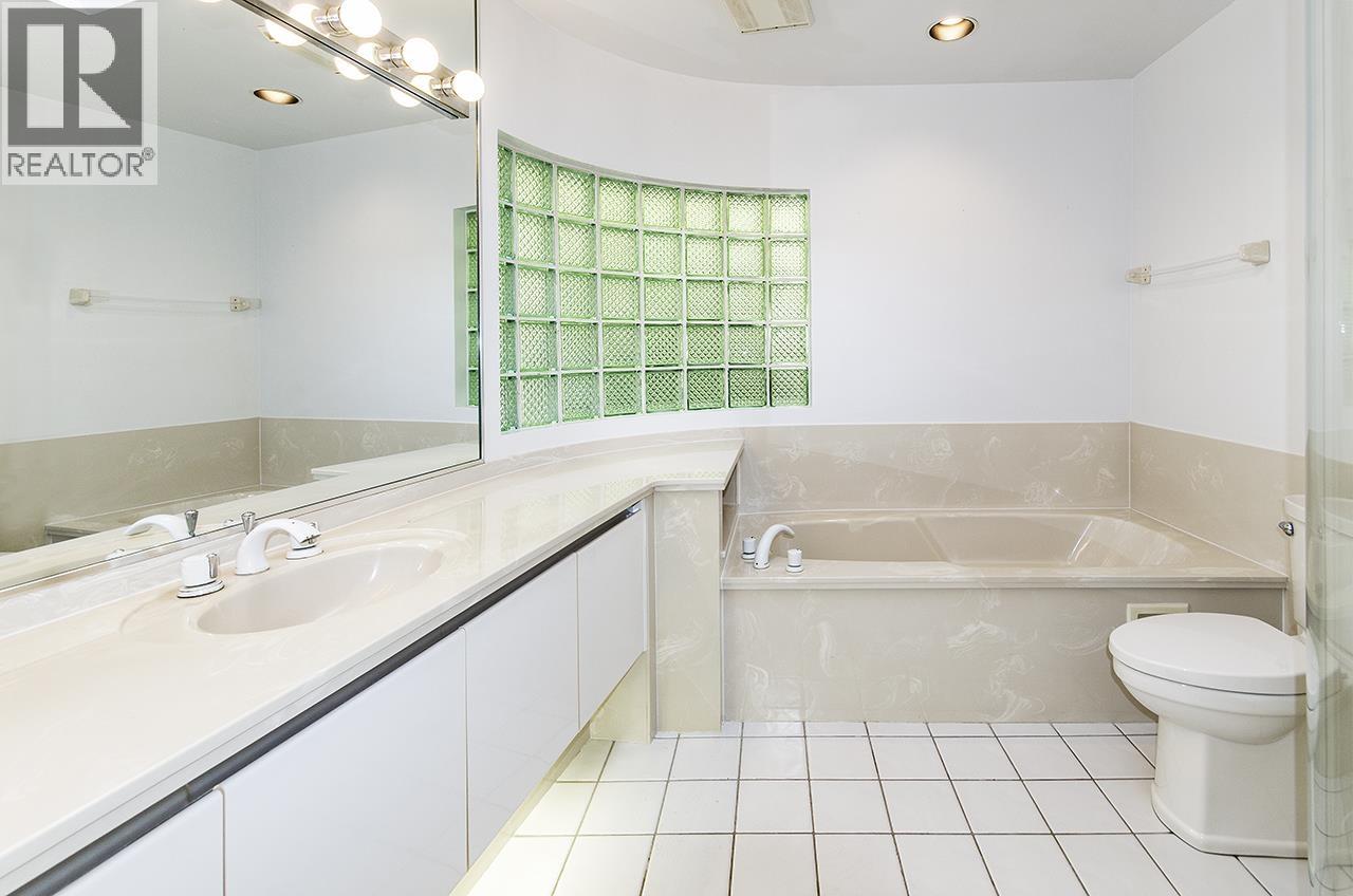 3803 BAYRIDGE AVENUE, West Vancouver