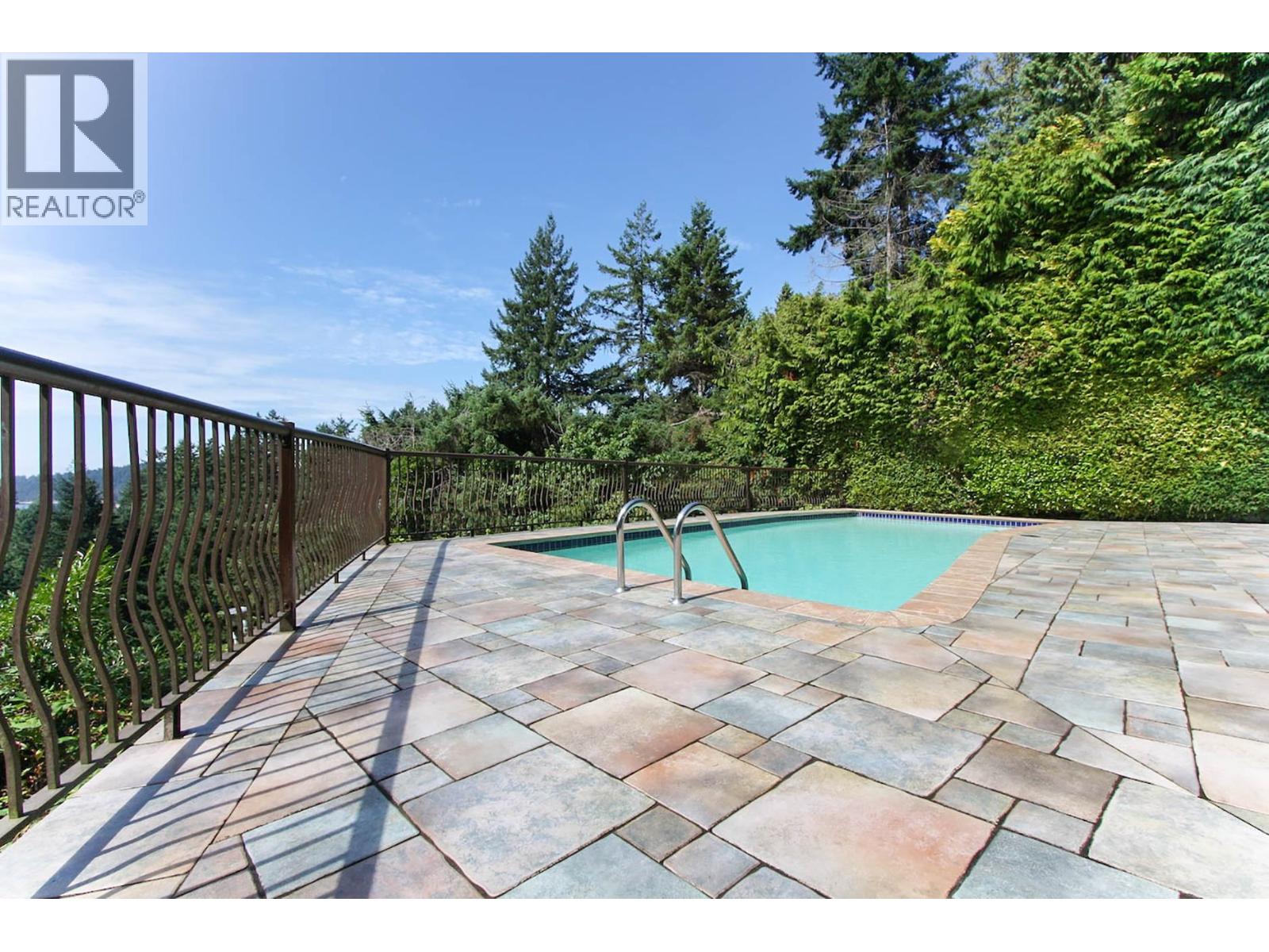 3803 BAYRIDGE AVENUE, West Vancouver