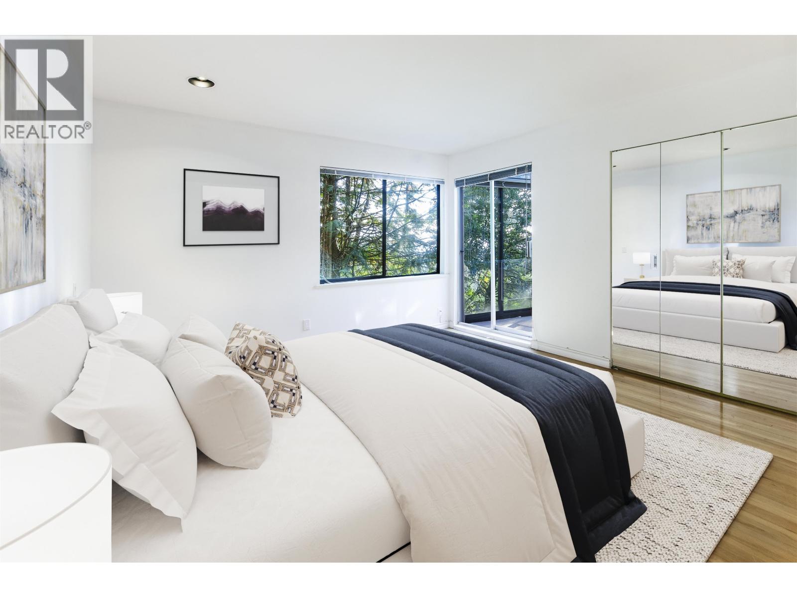 3803 BAYRIDGE AVENUE, West Vancouver