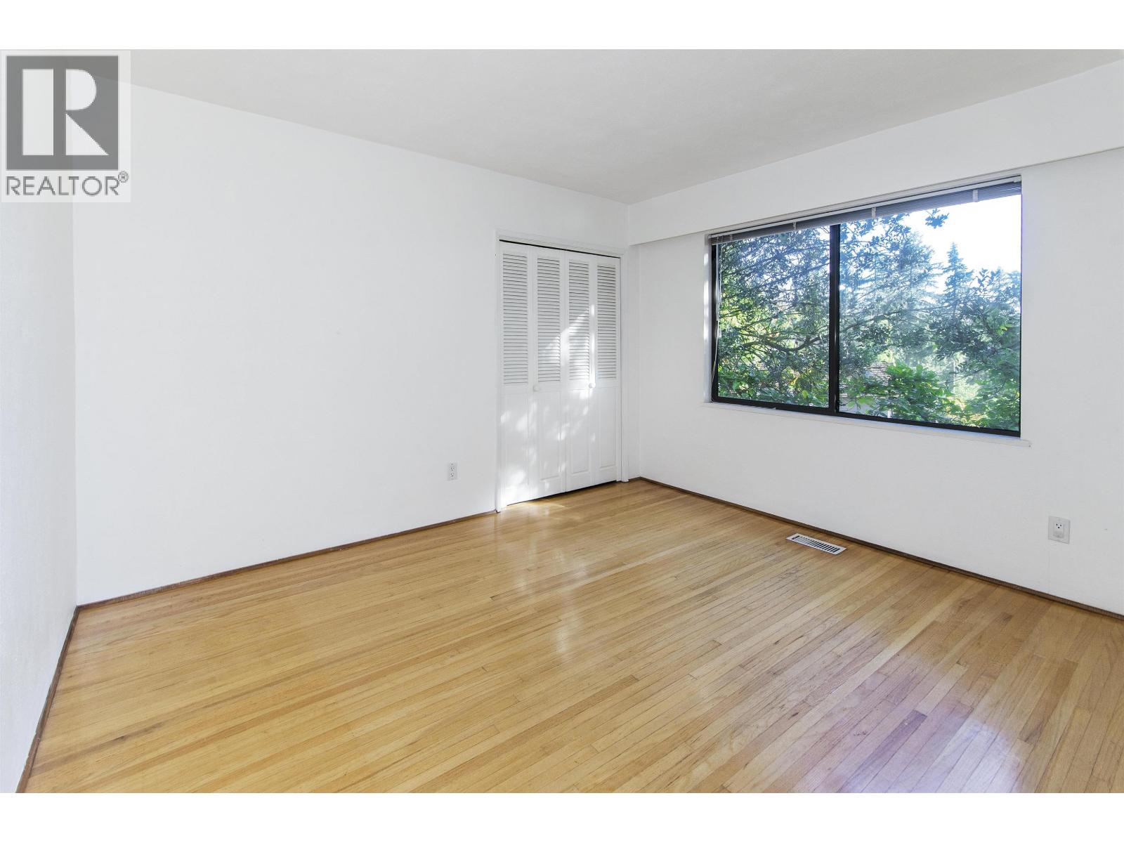 3803 BAYRIDGE AVENUE, West Vancouver