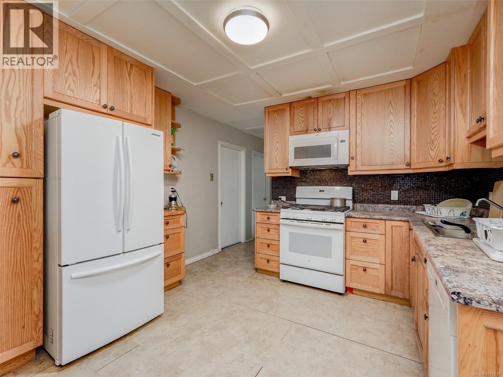 2814 Carlow Rd, Langford