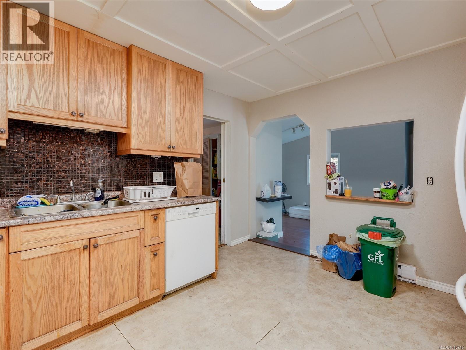 2814 Carlow Rd, Langford