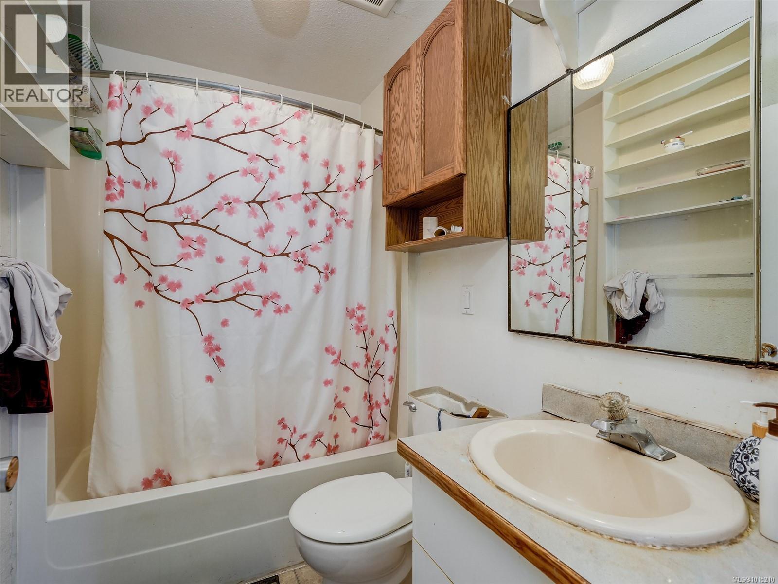 2814 Carlow Rd, Langford