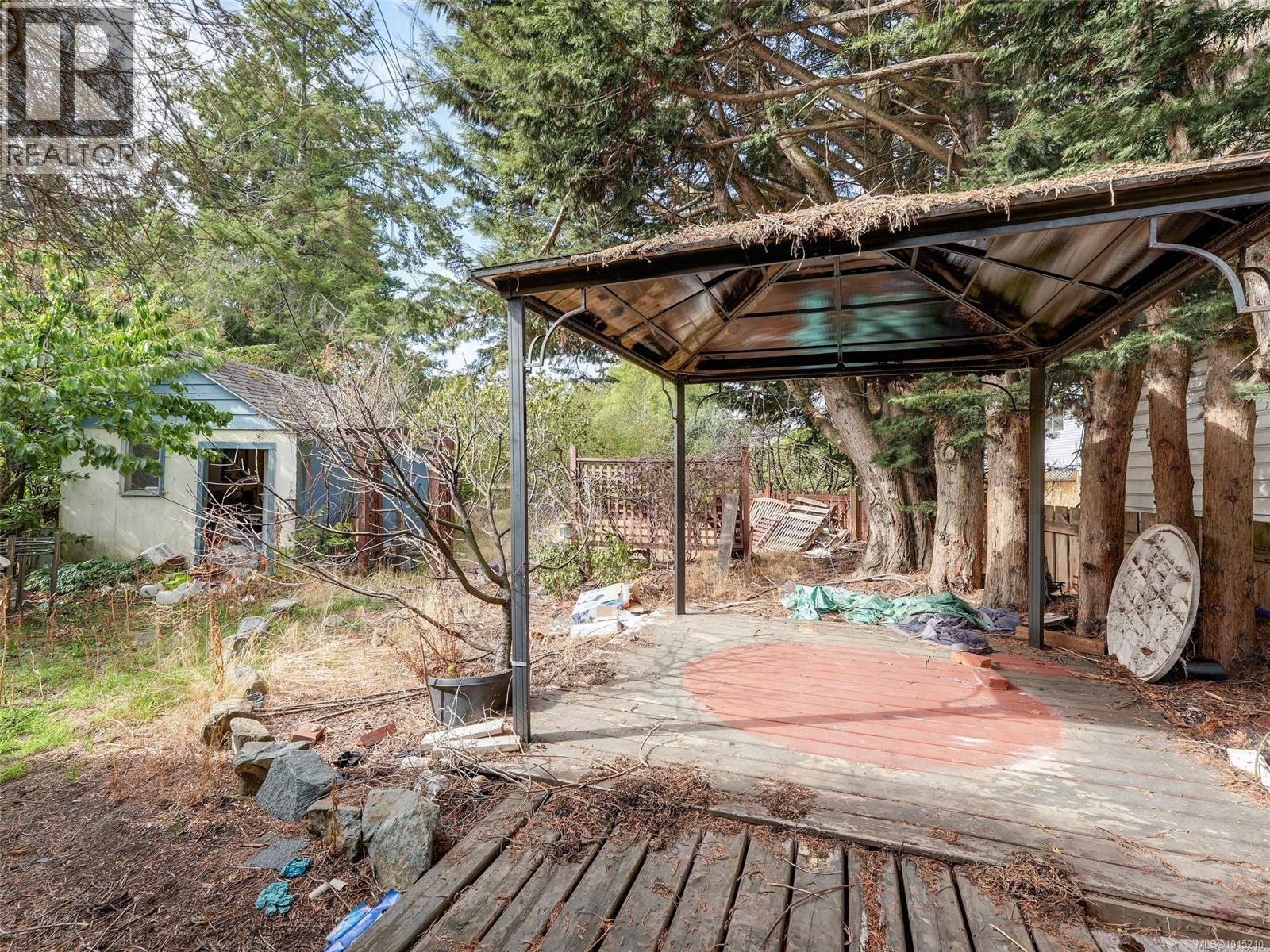 2814 Carlow Rd, Langford