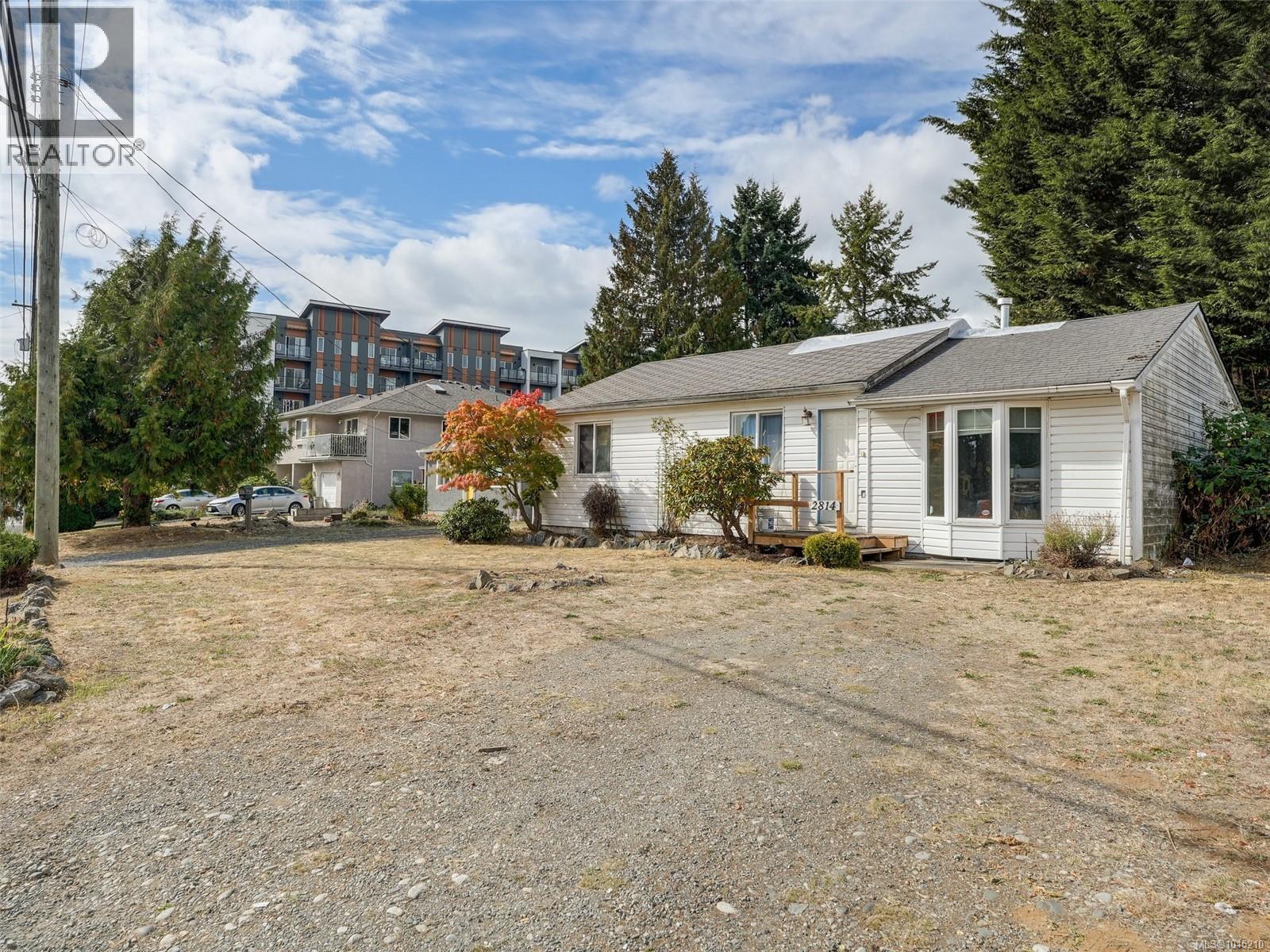 2814 Carlow Rd, Langford
