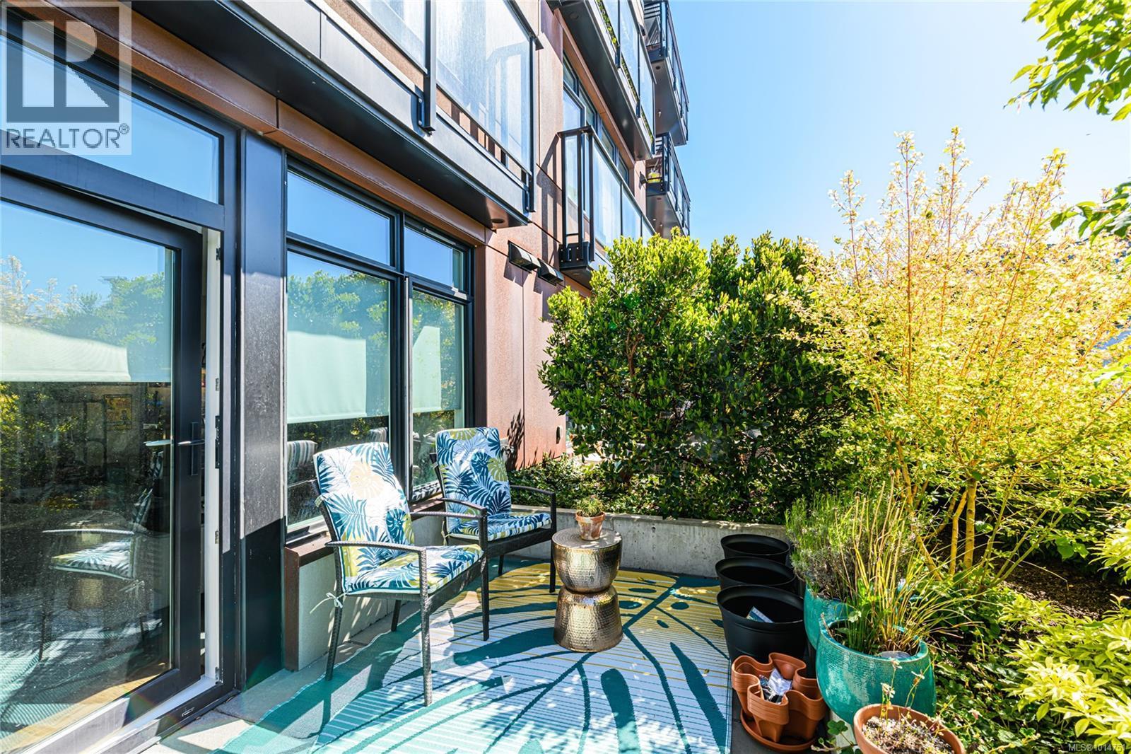 221 515 Chatham St, Victoria
