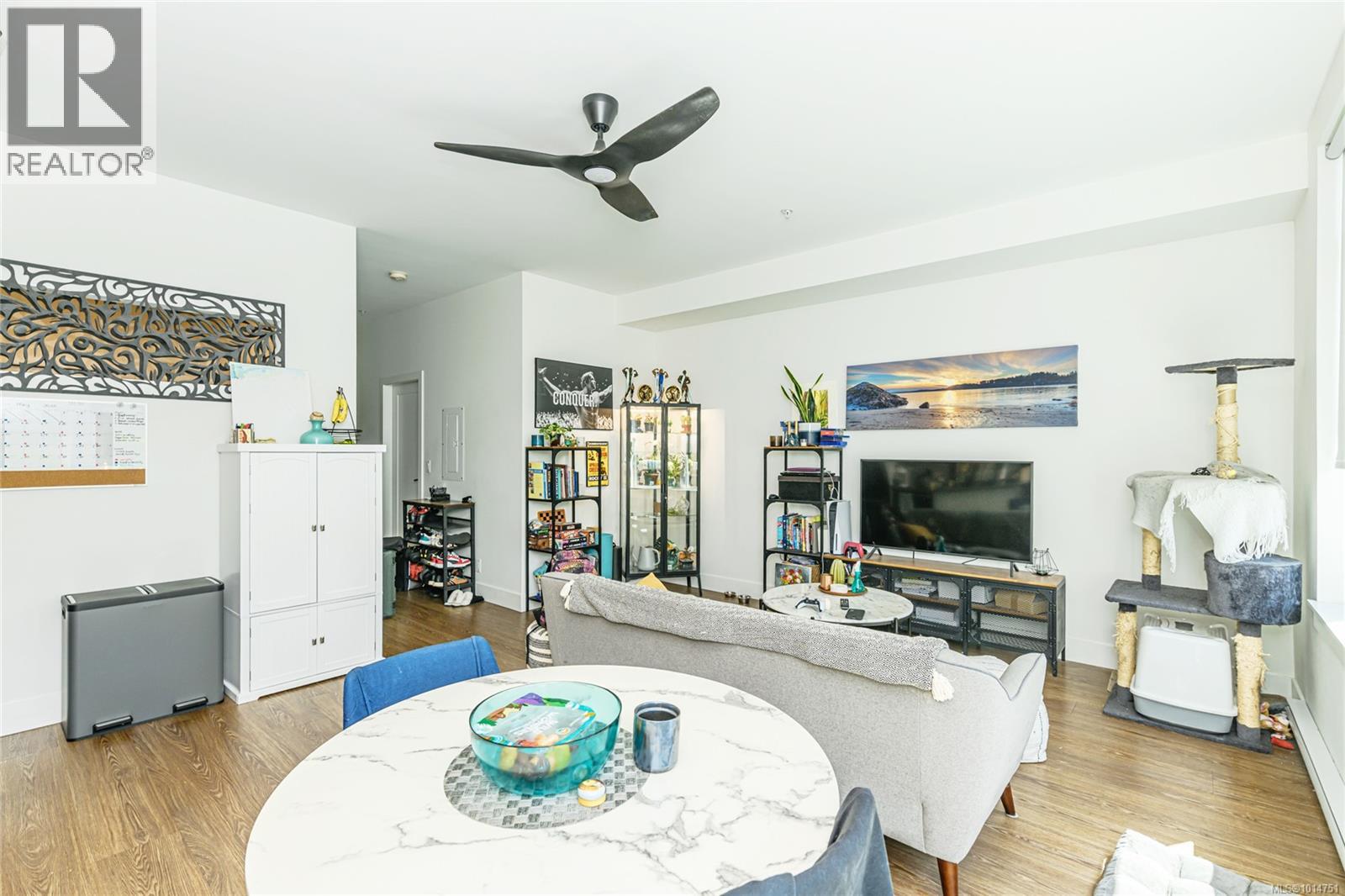 221 515 Chatham St, Victoria