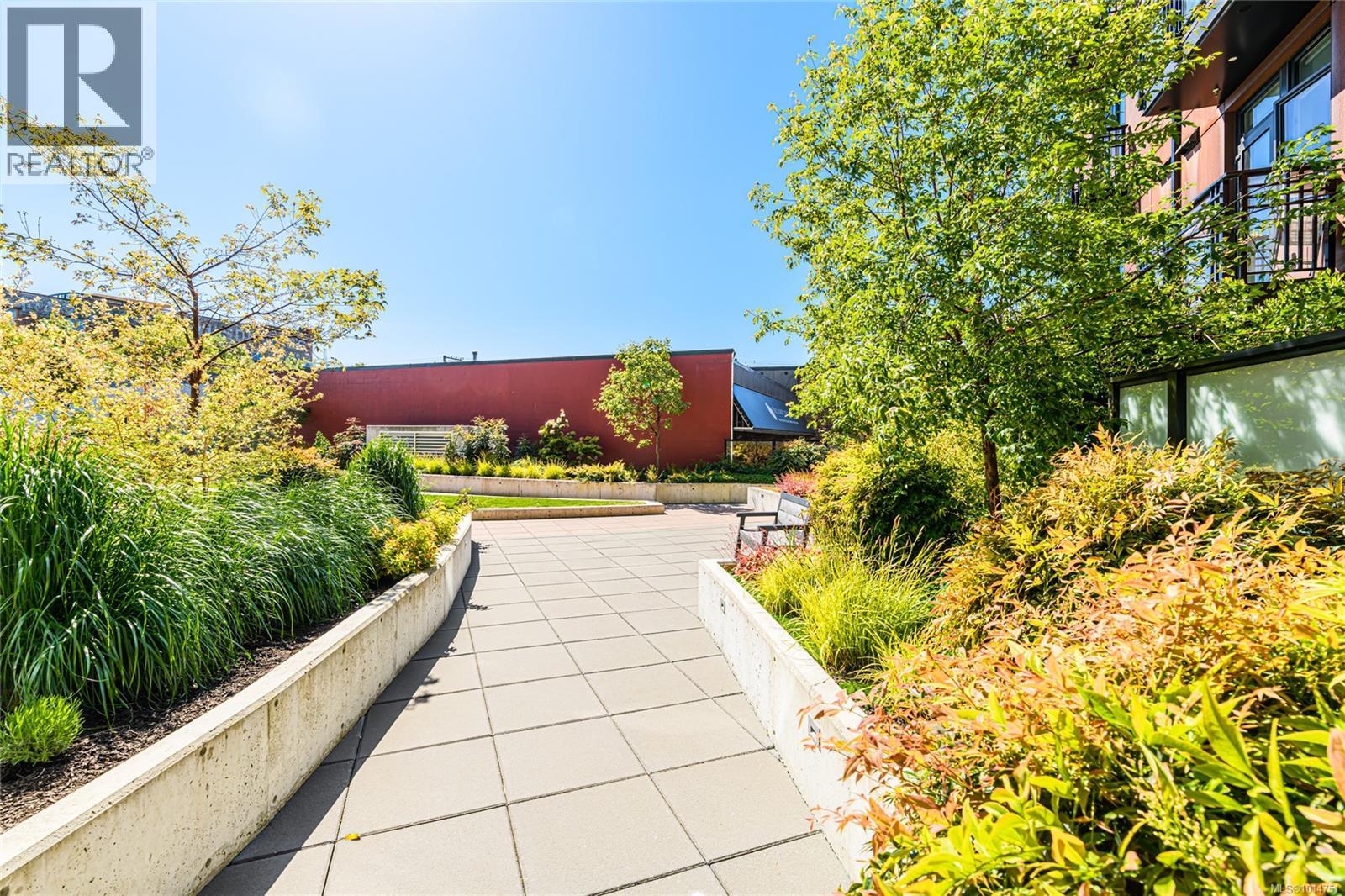221 515 Chatham St, Victoria