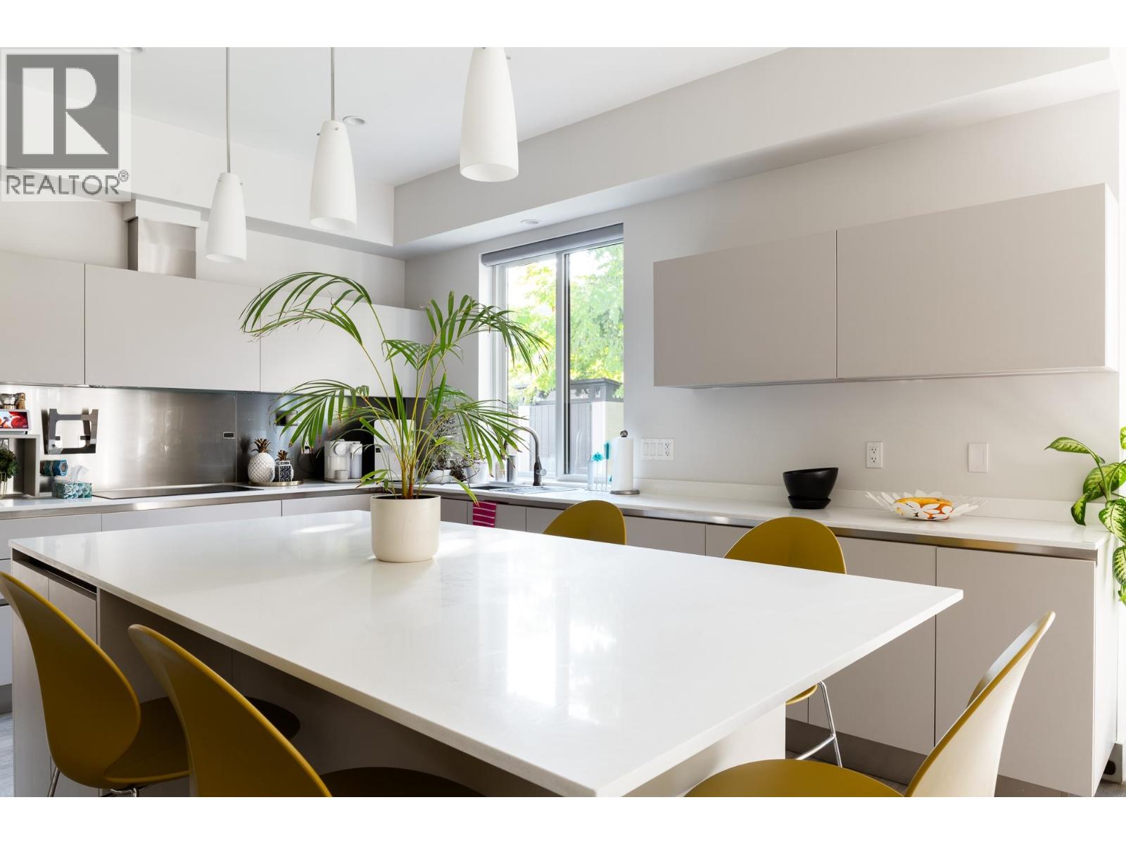 9571 DIAMOND ROAD, Richmond