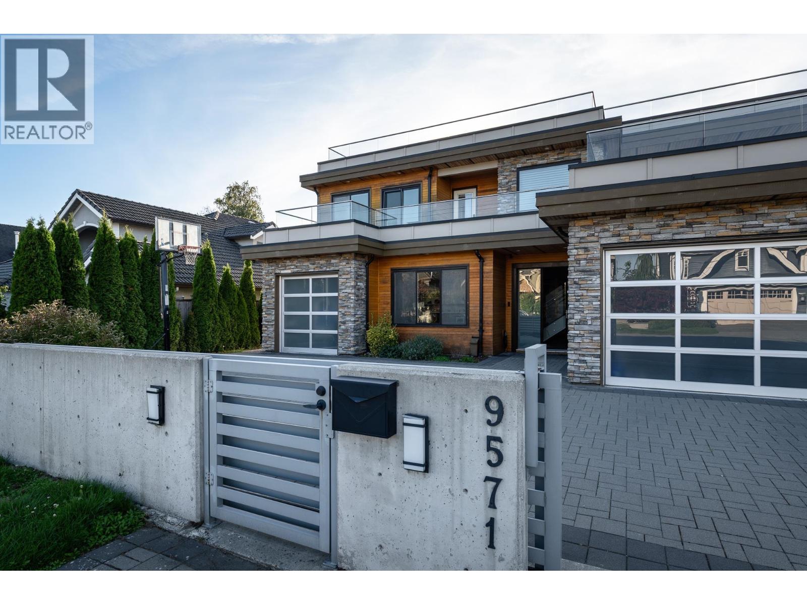 9571 DIAMOND ROAD, Richmond