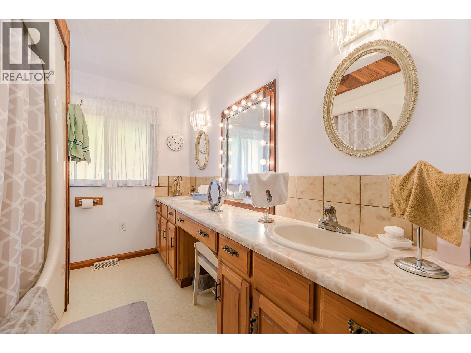 153 Hadow Road SE, Salmon Arm