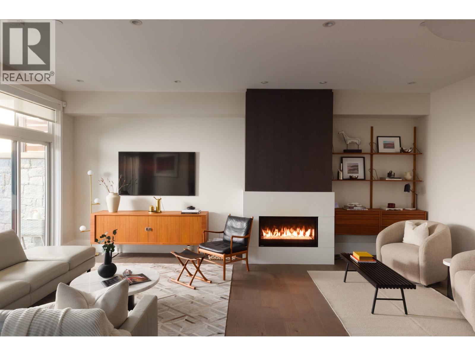 2821 CHIPPENDALE ROAD, West Vancouver