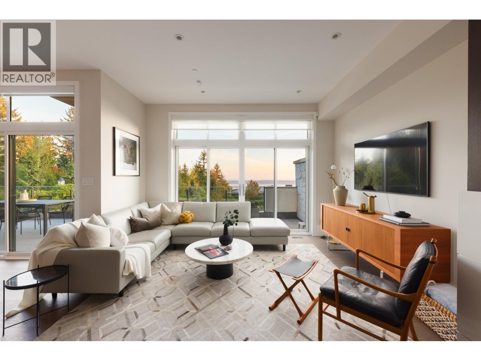 2821 CHIPPENDALE ROAD, West Vancouver