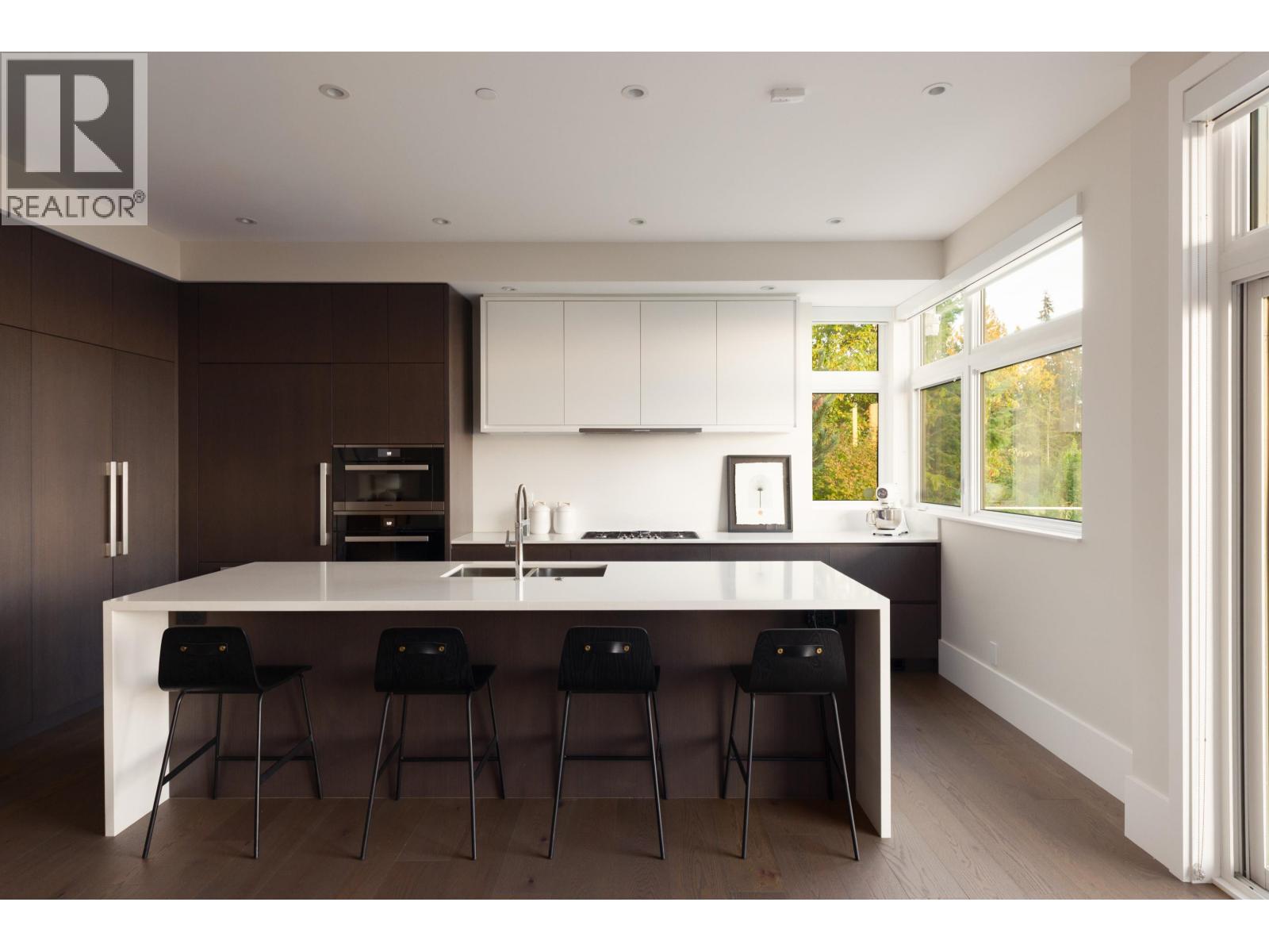 2821 CHIPPENDALE ROAD, West Vancouver