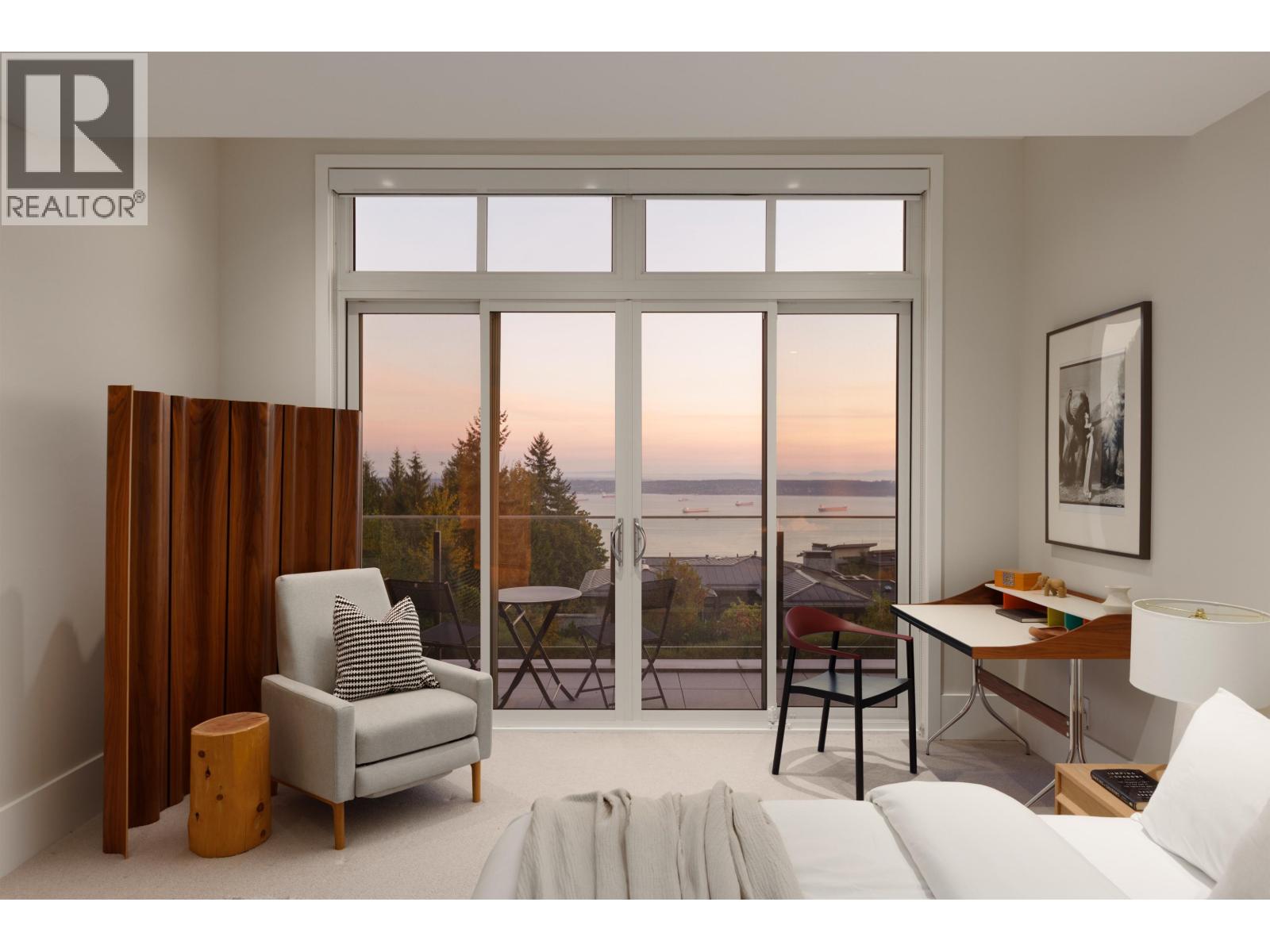 2821 CHIPPENDALE ROAD, West Vancouver