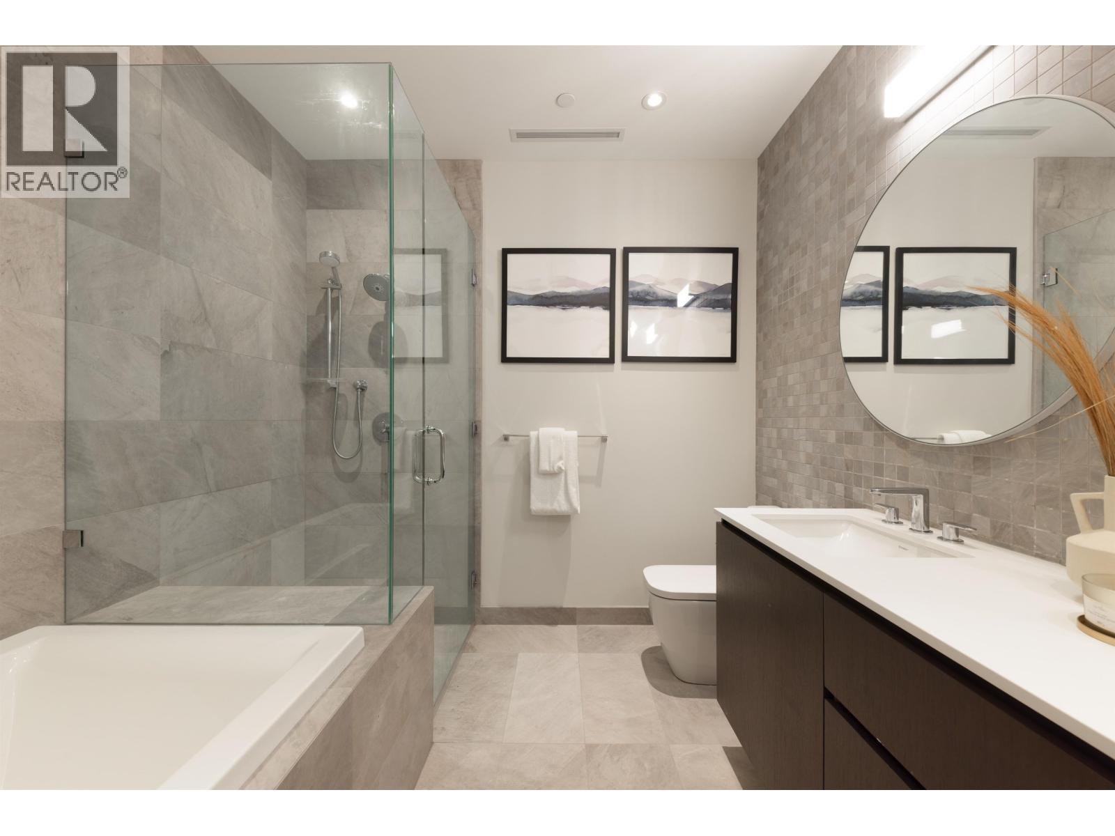 2821 CHIPPENDALE ROAD, West Vancouver