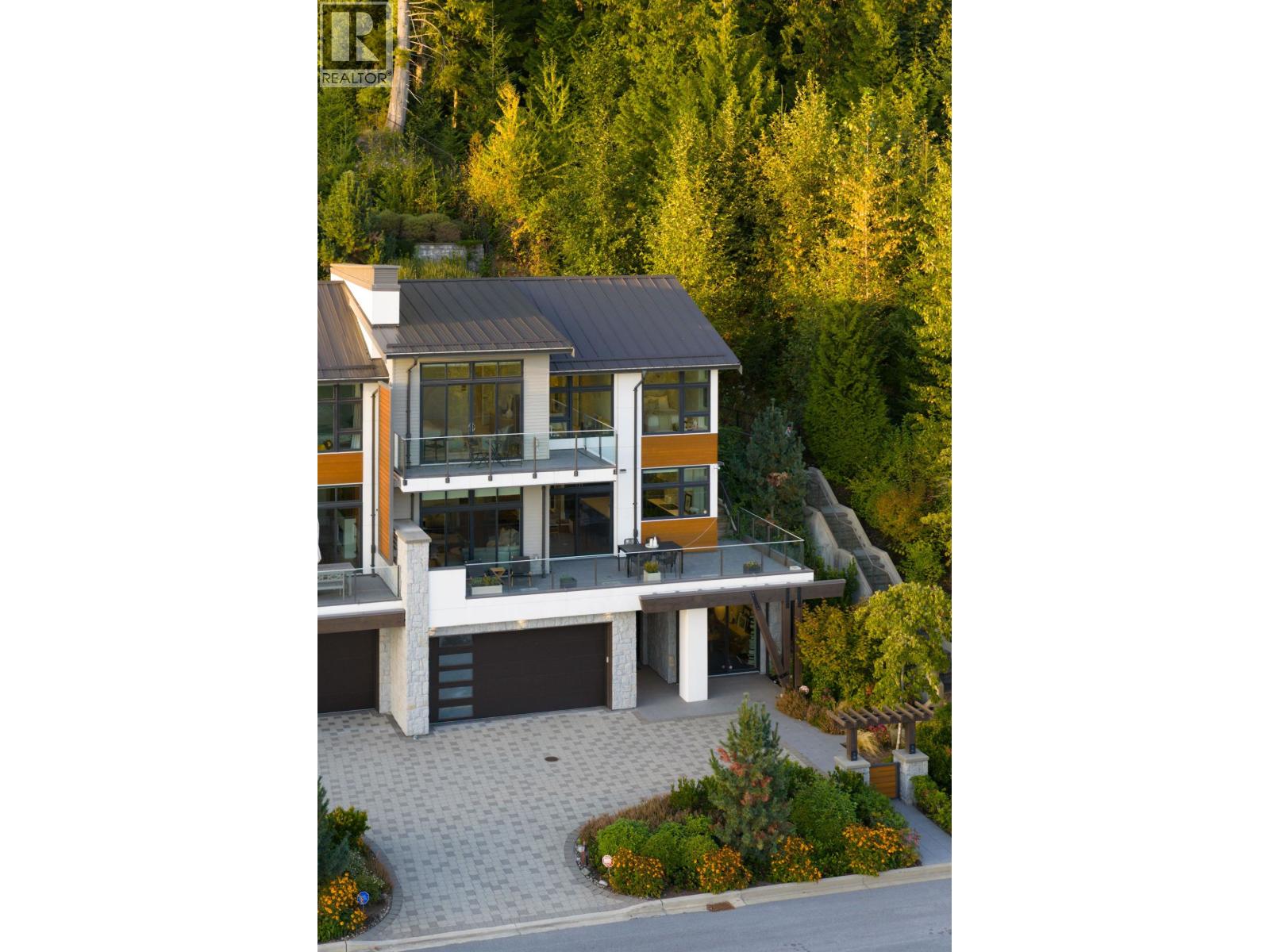 2821 CHIPPENDALE ROAD, West Vancouver