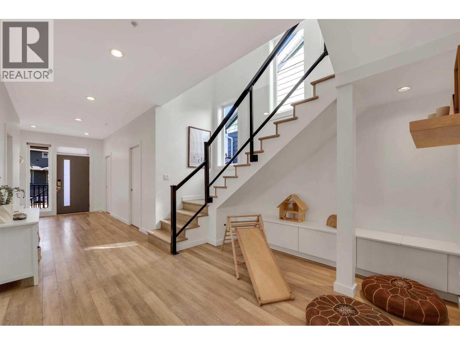 39140 CARDINAL DRIVE, Squamish