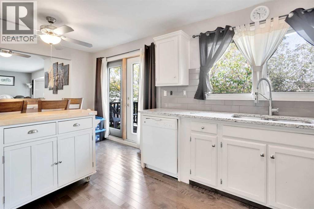 Single Family House Bi-level for Sale in  Rundlewood Drive NE Rundle Calgary 