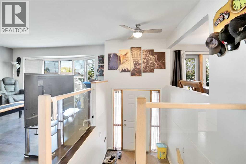 Single Family House Bi-level for Sale in  Rundlewood Drive NE Rundle Calgary 