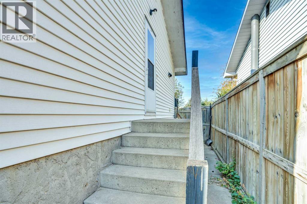 Single Family House Bi-level for Sale in  Rundlewood Drive NE Rundle Calgary 