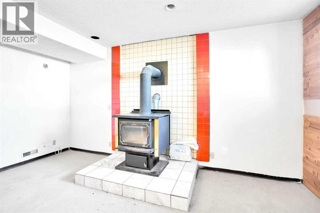 Single Family House Bi-level for Sale in  Rundlewood Drive NE Rundle Calgary 