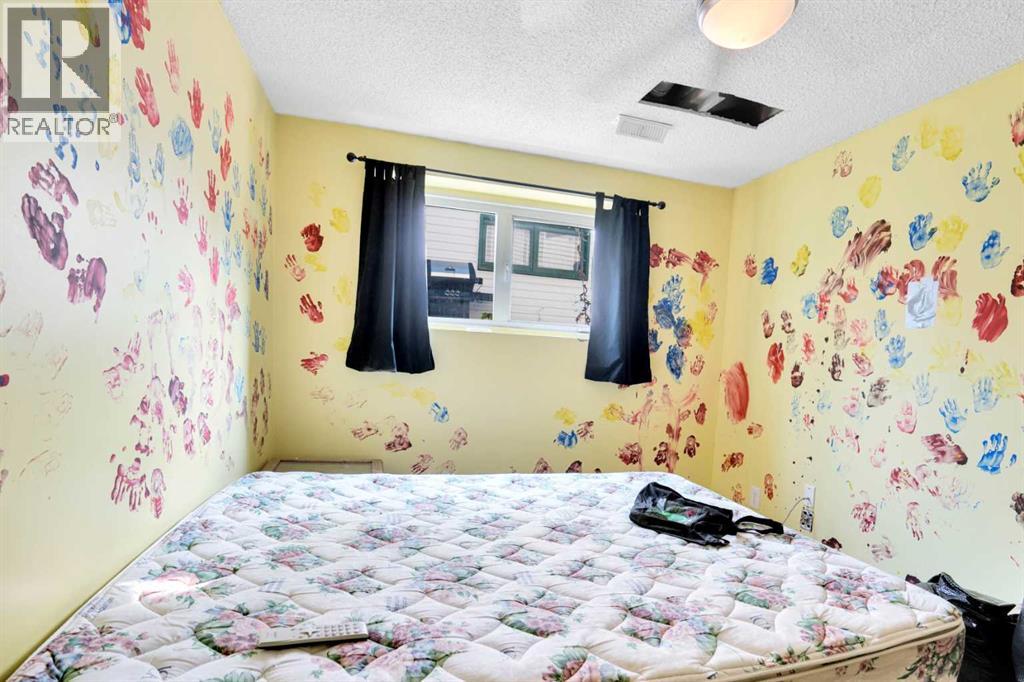 Single Family House Bi-level for Sale in  Rundlewood Drive NE Rundle Calgary 