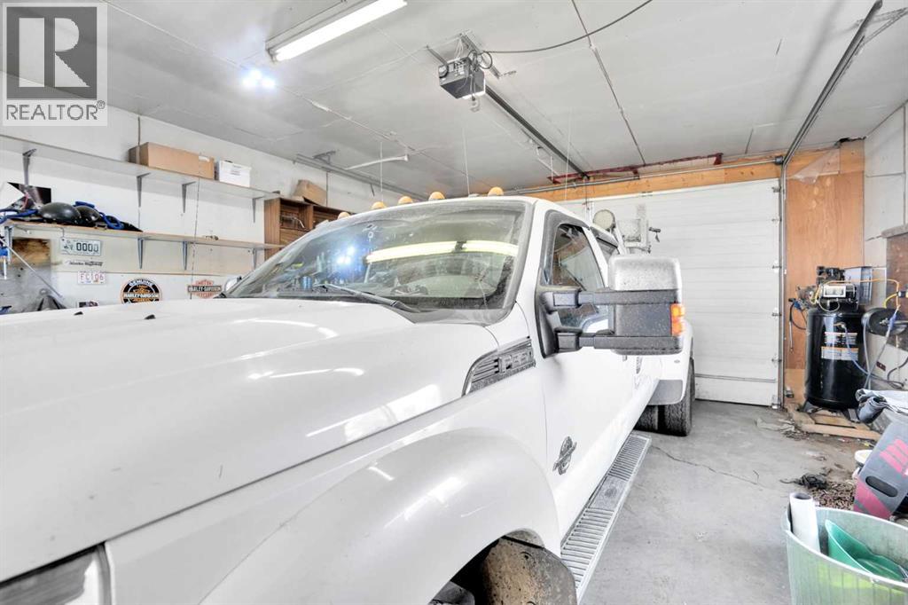 Single Family House Bi-level for Sale in  Rundlewood Drive NE Rundle Calgary 