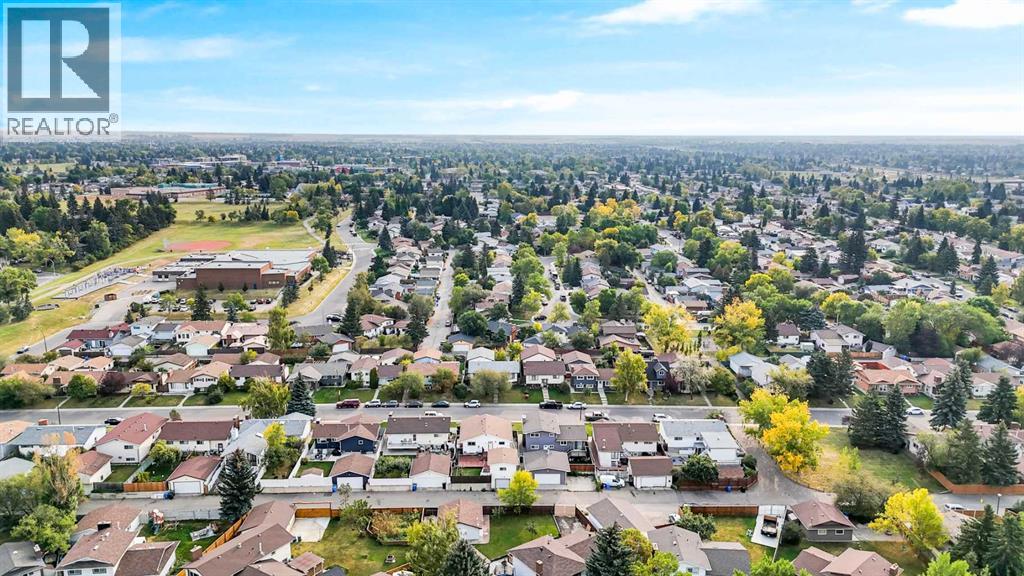 Single Family House Bi-level for Sale in  Rundlewood Drive NE Rundle Calgary 