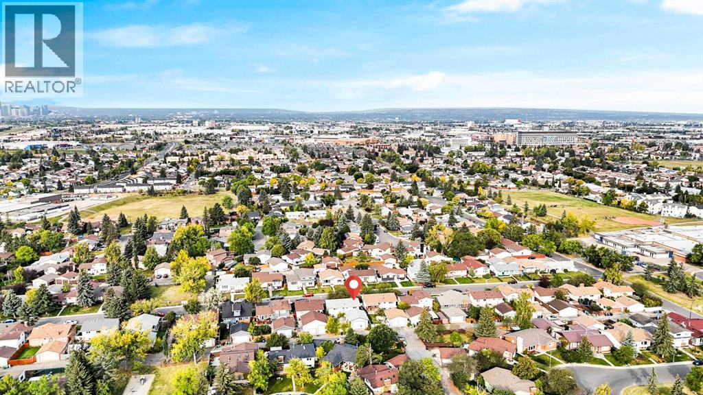 Single Family House Bi-level for Sale in  Rundlewood Drive NE Rundle Calgary 