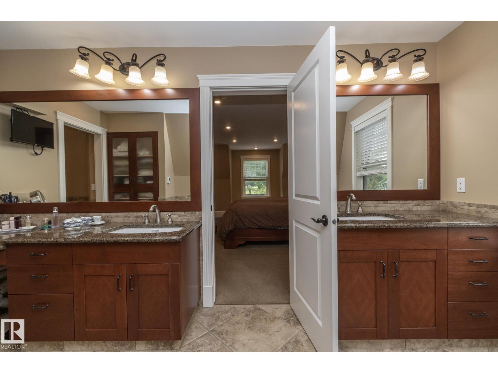 63 FAIRWAY DR NW, Edmonton