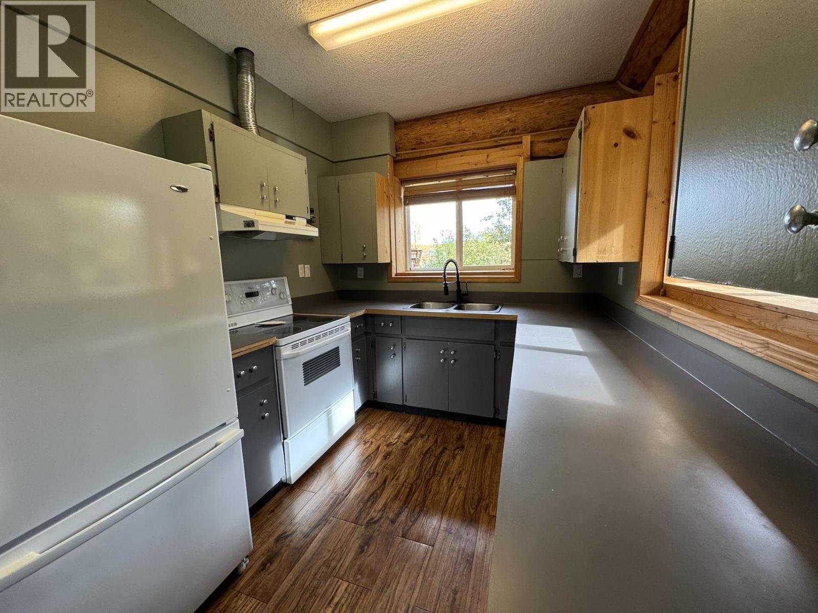 13819 GOLF COURSE ROAD, Charlie Lake
