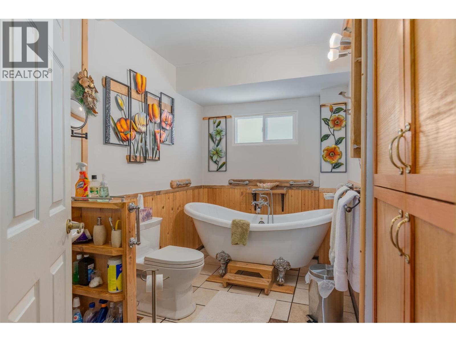 2828 9th Avenue, Castlegar