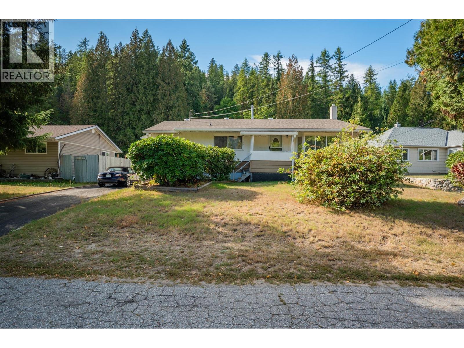 2828 9th Avenue, Castlegar