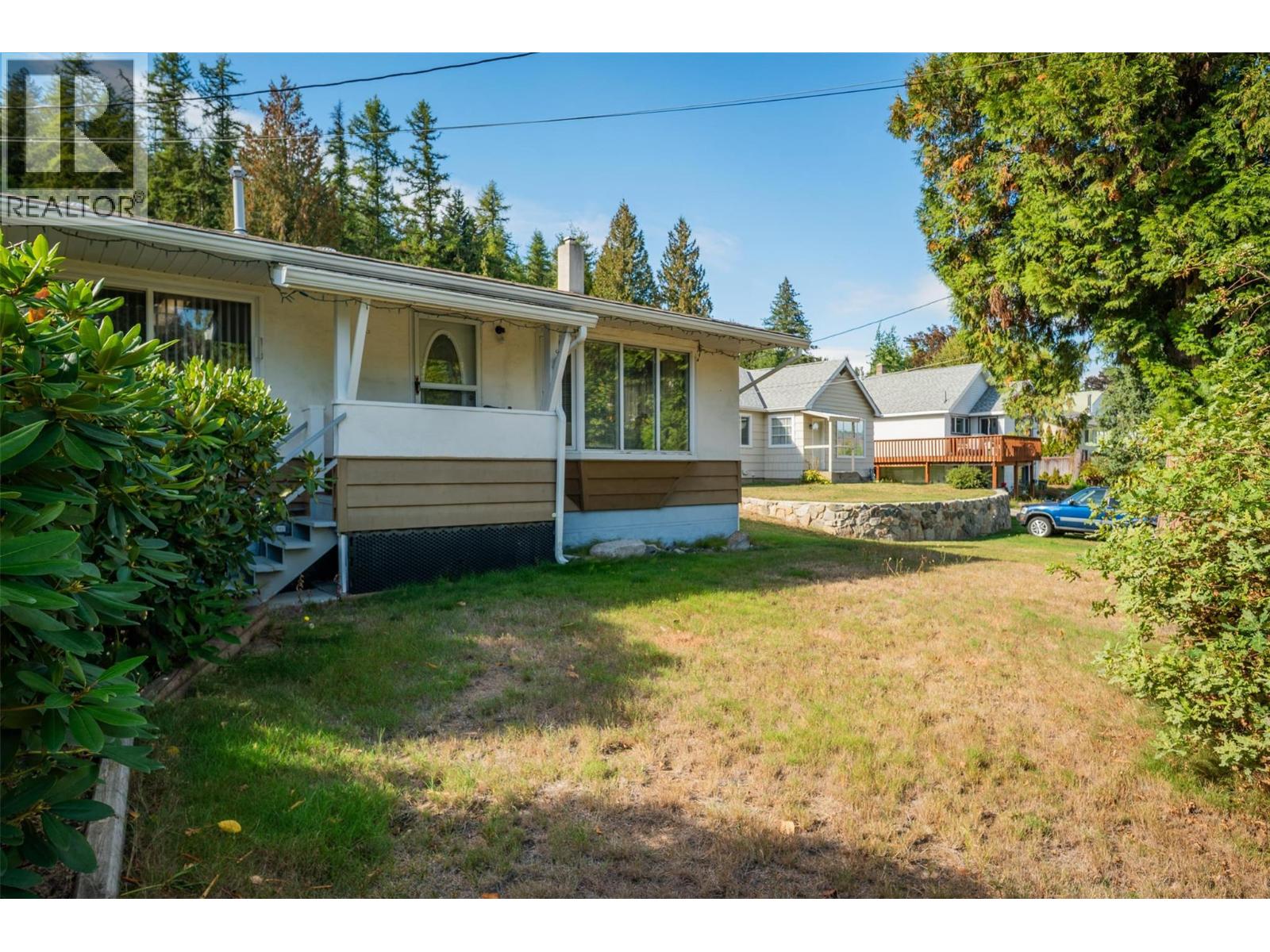 2828 9th Avenue, Castlegar