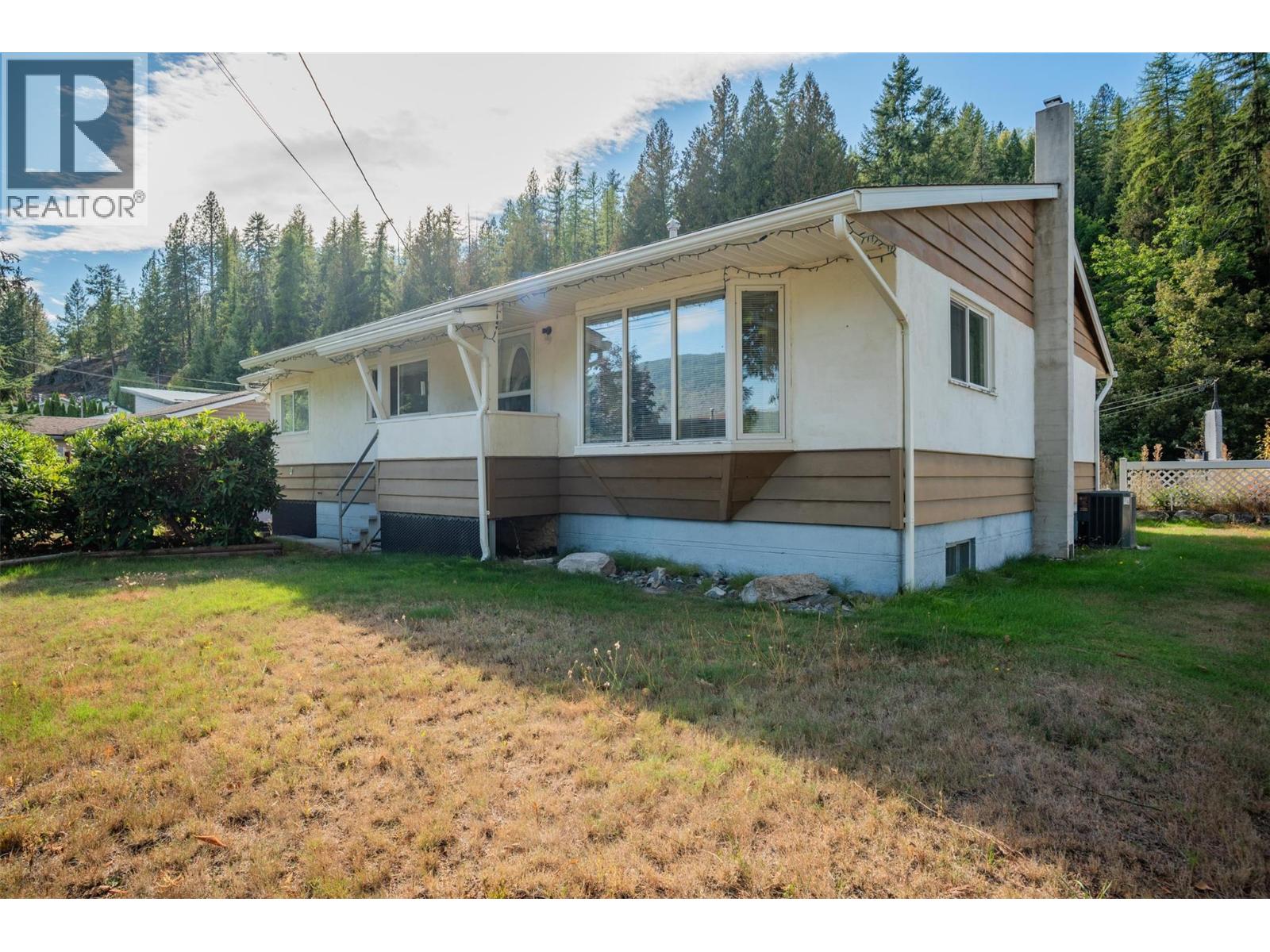 2828 9th Avenue, Castlegar