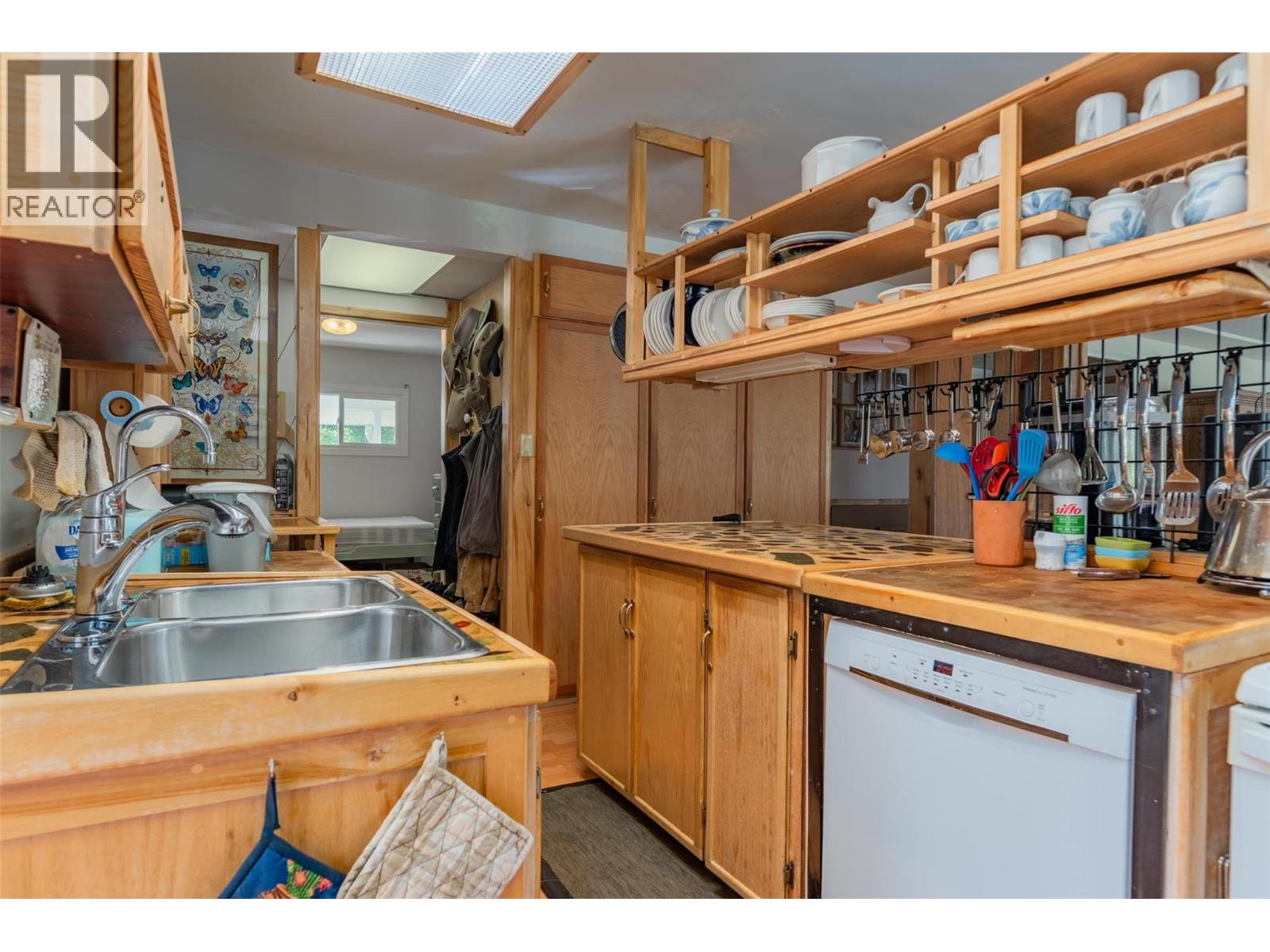 2828 9th Avenue, Castlegar