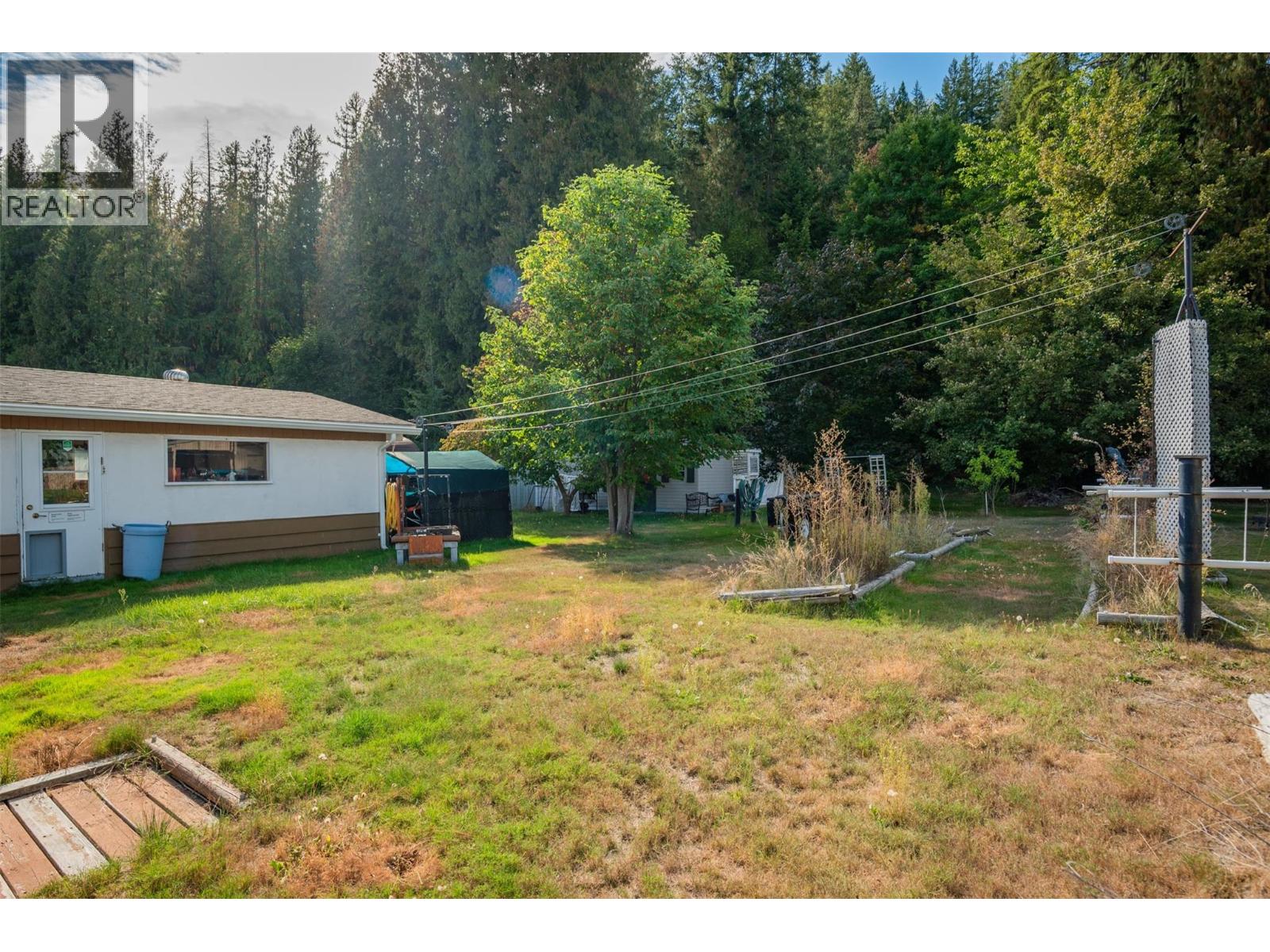 2828 9th Avenue, Castlegar