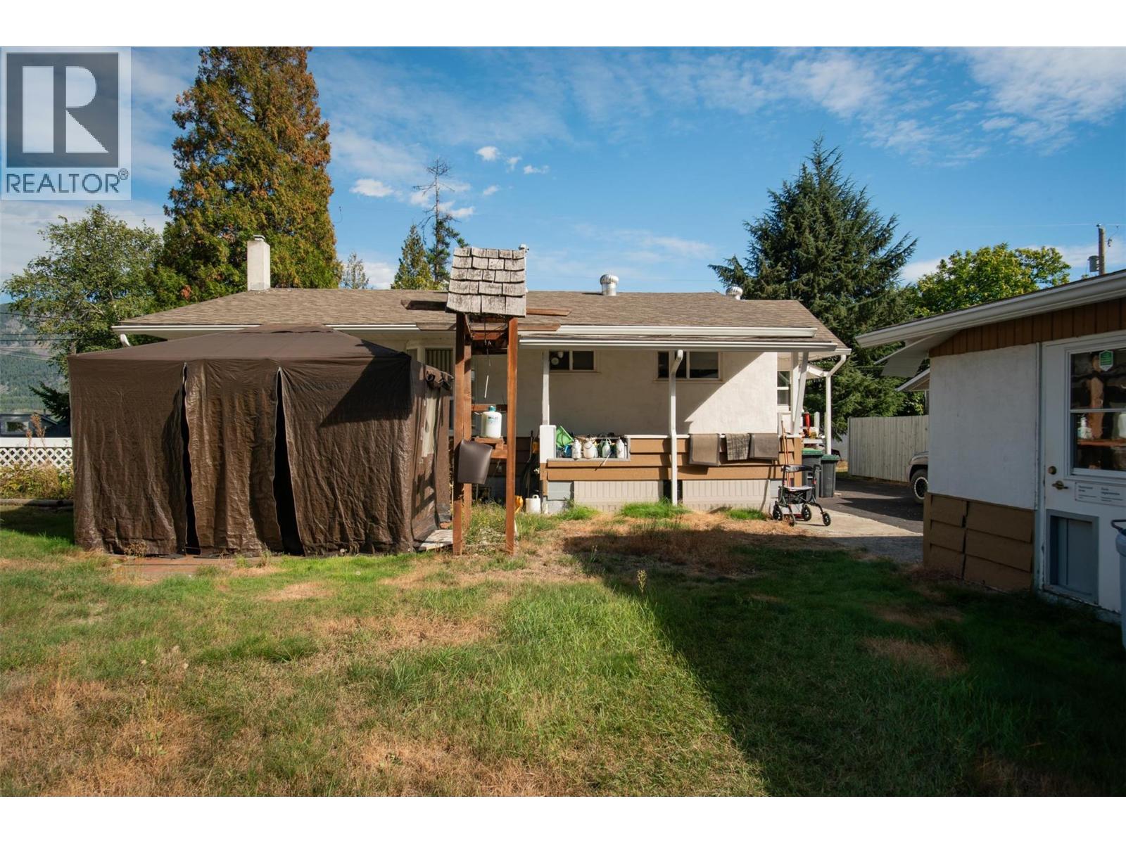 2828 9th Avenue, Castlegar