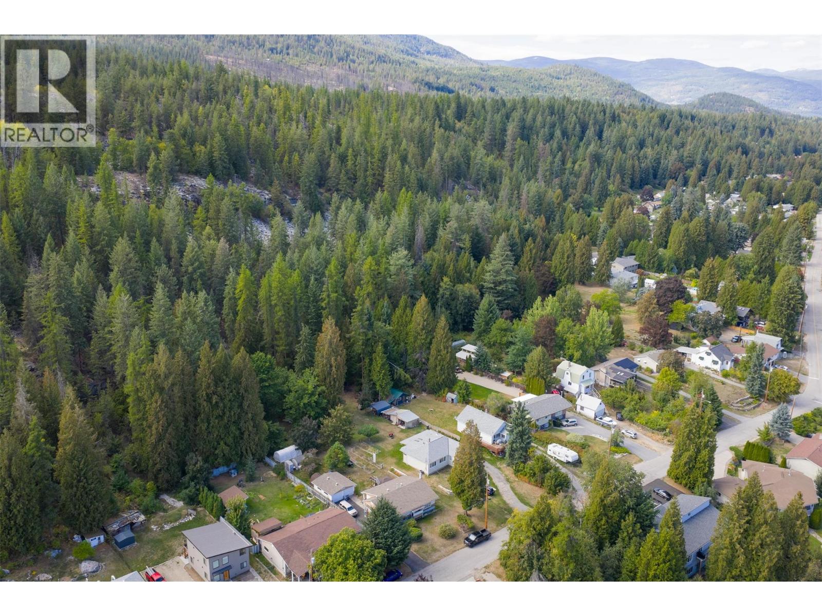 2828 9th Avenue, Castlegar