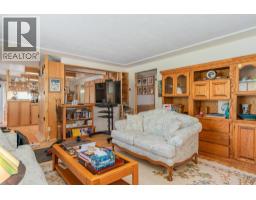 Living room - 2828 9th Avenue, Castlegar, BC V1N2Z1 Photo 10