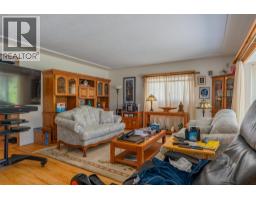 Primary Bedroom - 2828 9th Avenue, Castlegar, BC V1N2Z1 Photo 9