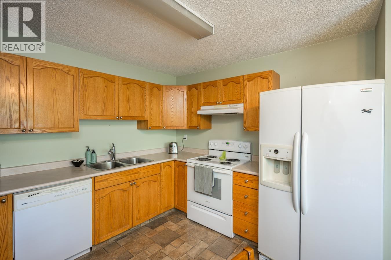 102 3233 MCGILL CRESCENT, Prince George