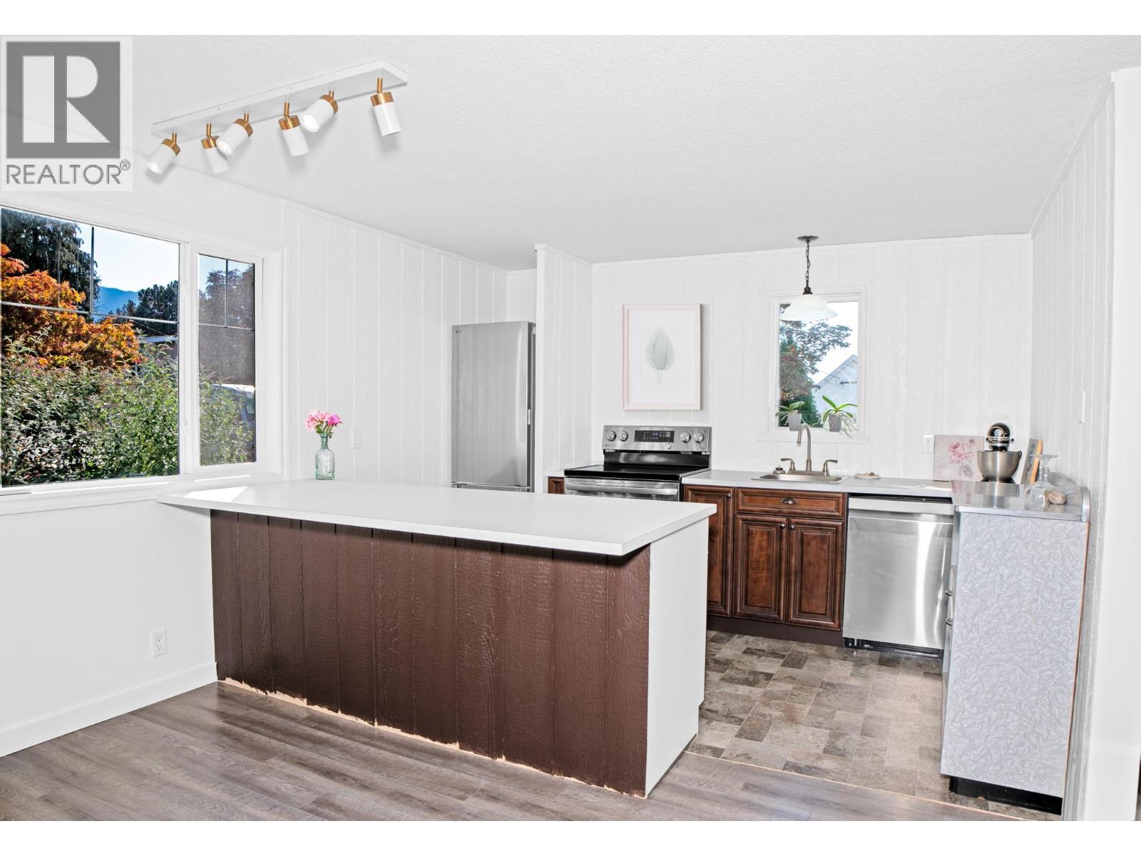 511 10TH Avenue, Creston