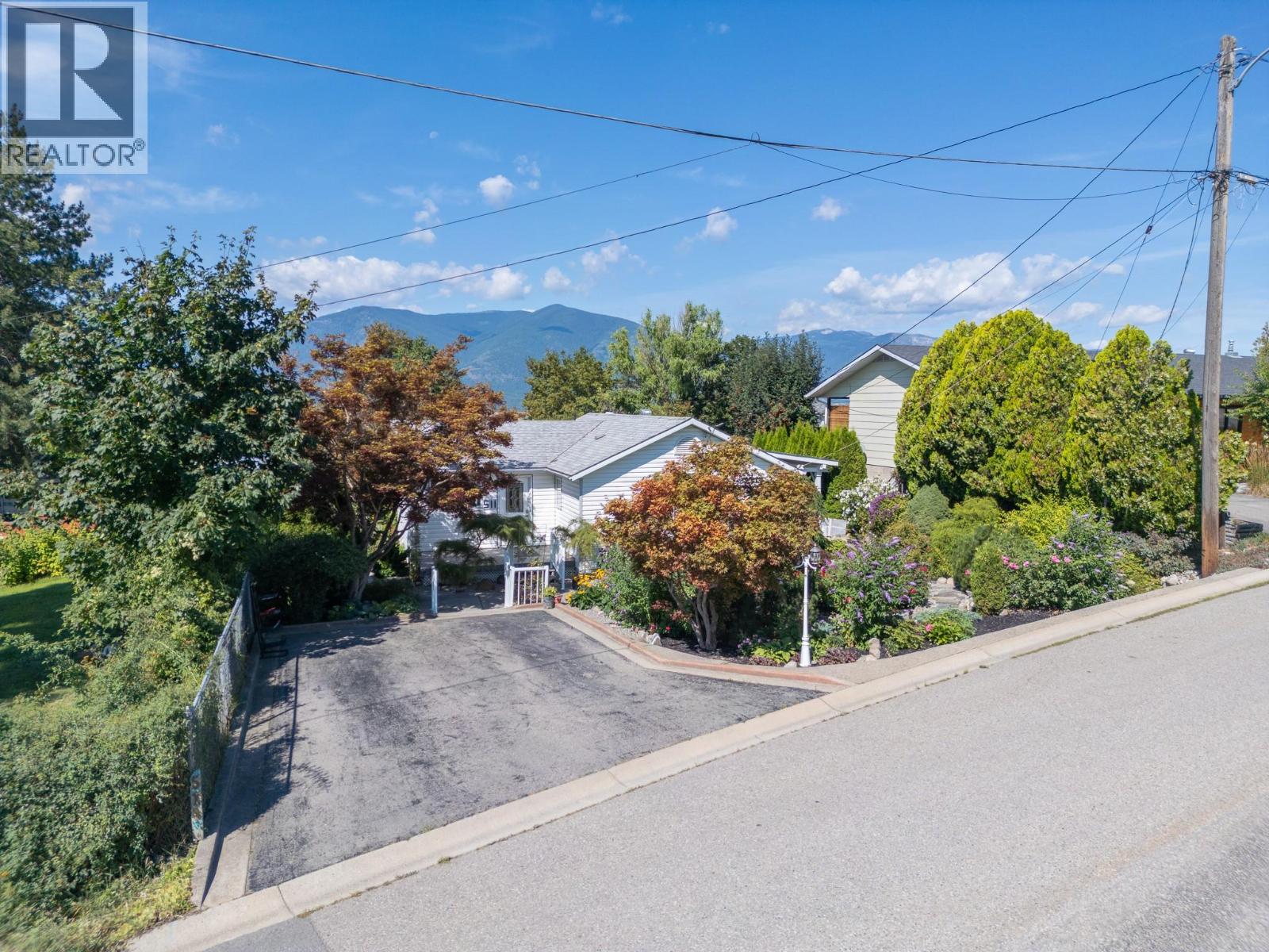511 10TH Avenue, Creston